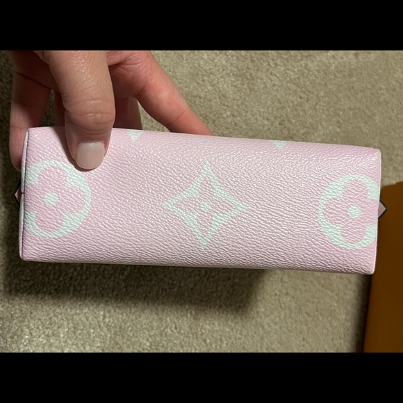 COPY - Louis Vuitton Escale Cosmetic Pouch - Picture 6 of 6